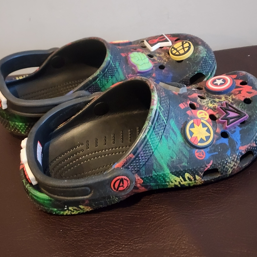 CROCS Kids Marvel Multicolor Graphic Clog Shoes - Picture 4 of 6
